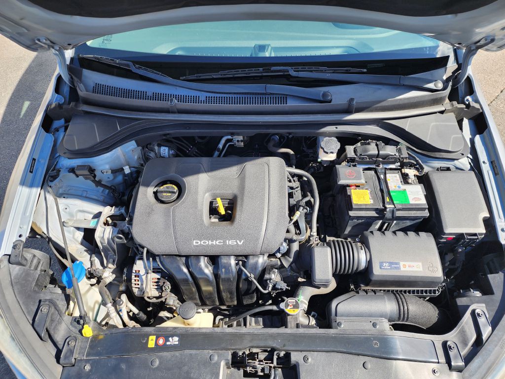 2017 Hyundai Elantra Image 15