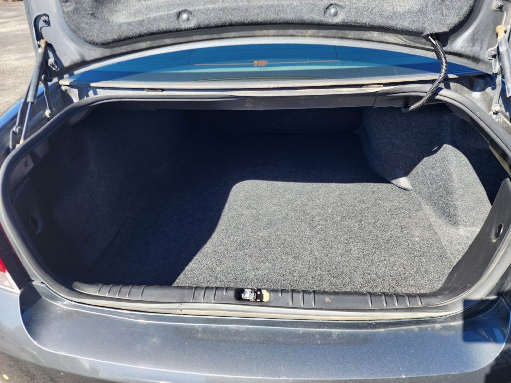 2011 Chevrolet Impala Image 6