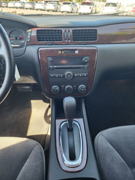 2011 Chevrolet Impala Image 13