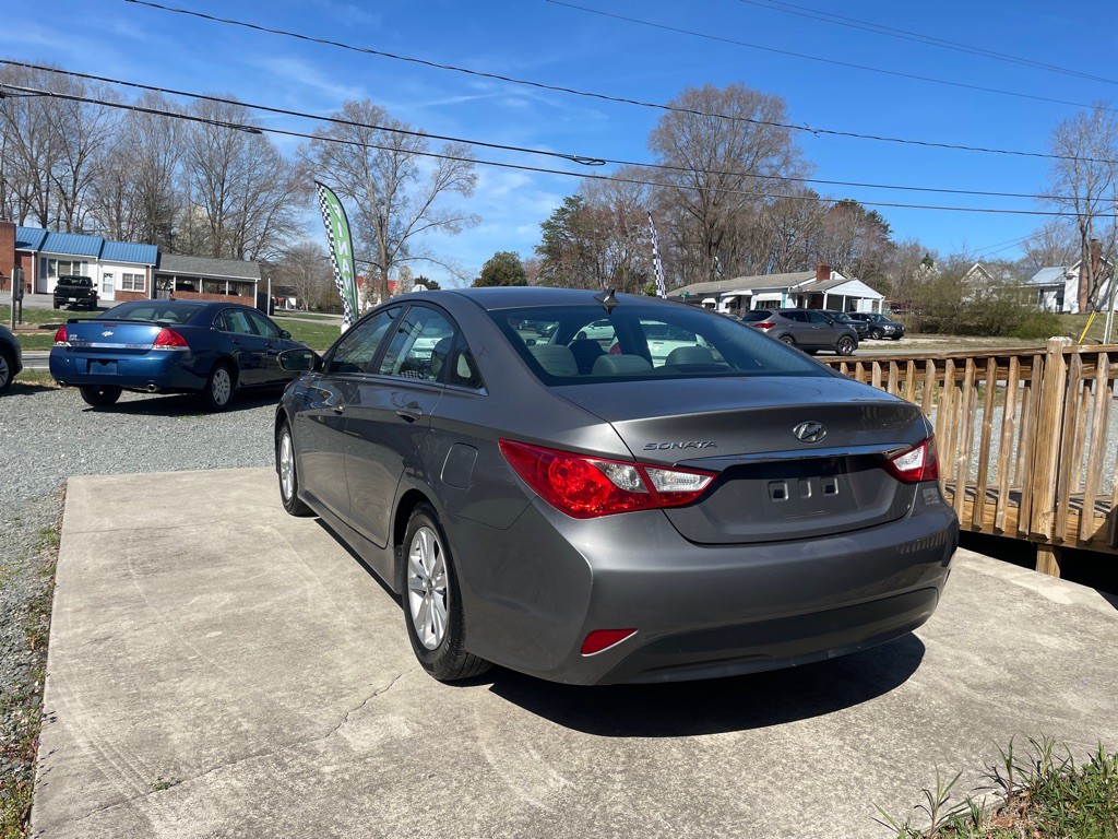 2014 Hyundai Sonata Image 3