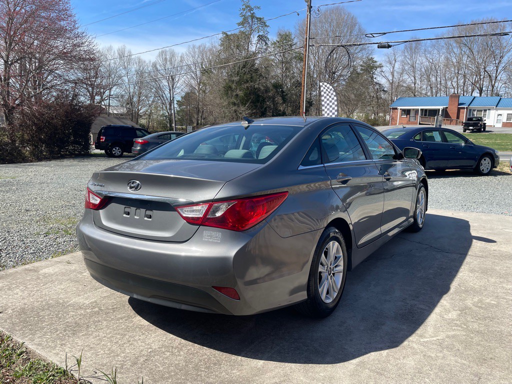 2014 Hyundai Sonata Image 4