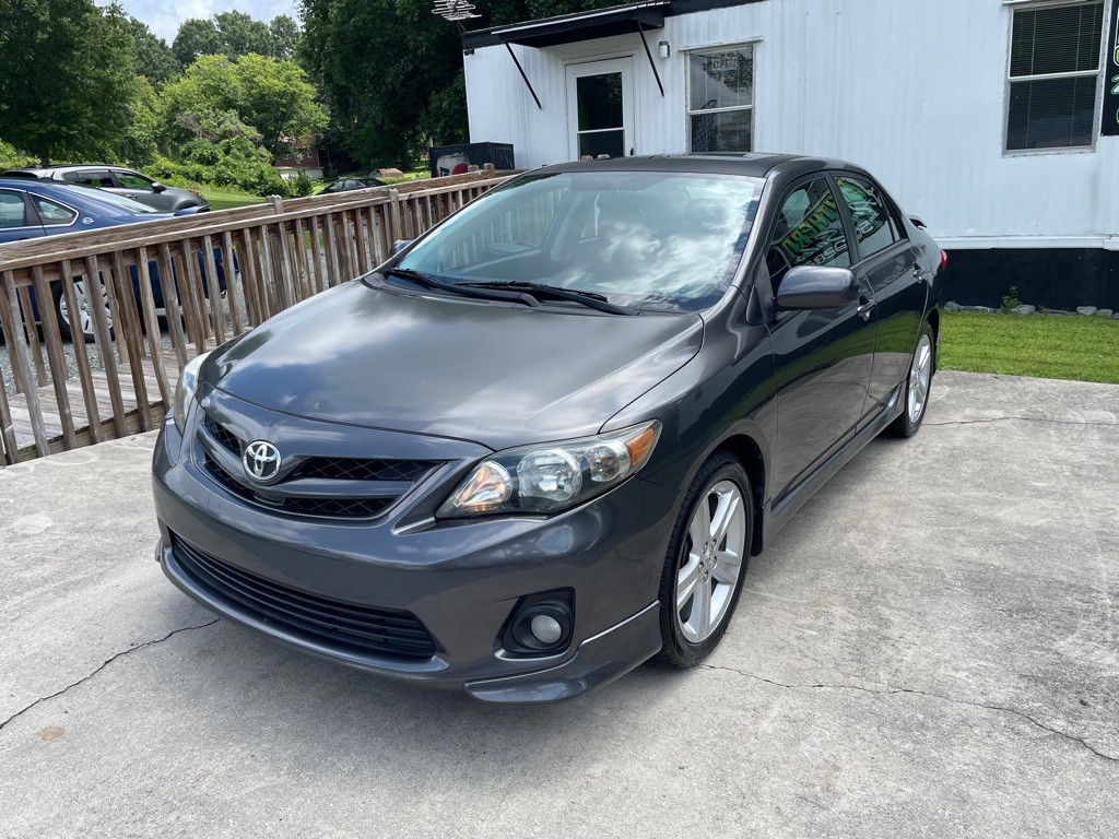 2013 Toyota Corolla Image 2