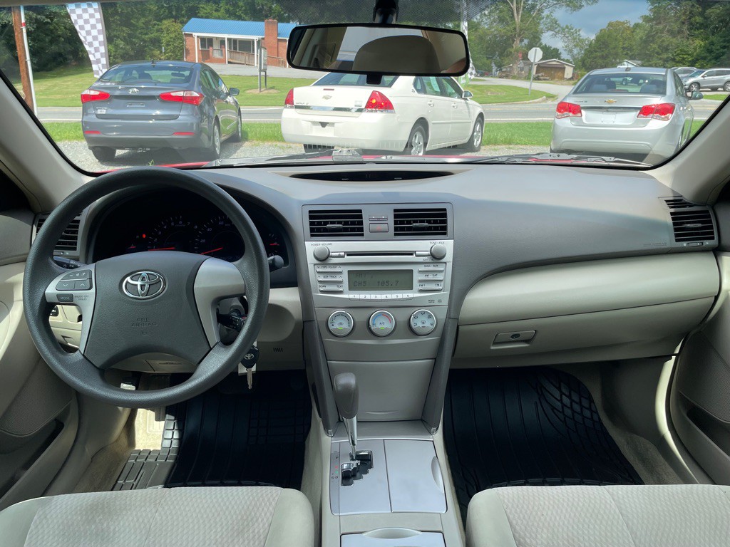 2010 Toyota Camry Image 6