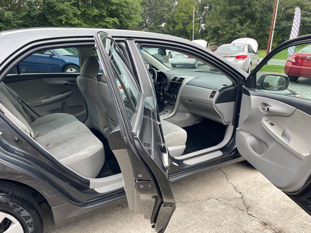 2011 Toyota Corolla Image 7
