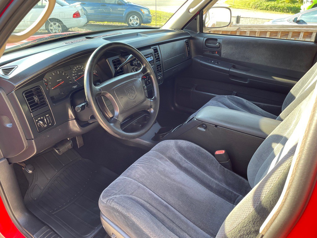 2004 Dodge Dakota Image 5