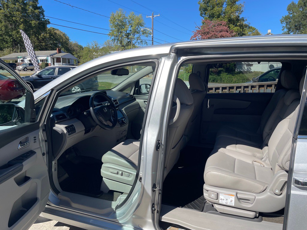 2014 Honda Odyssey Image 5
