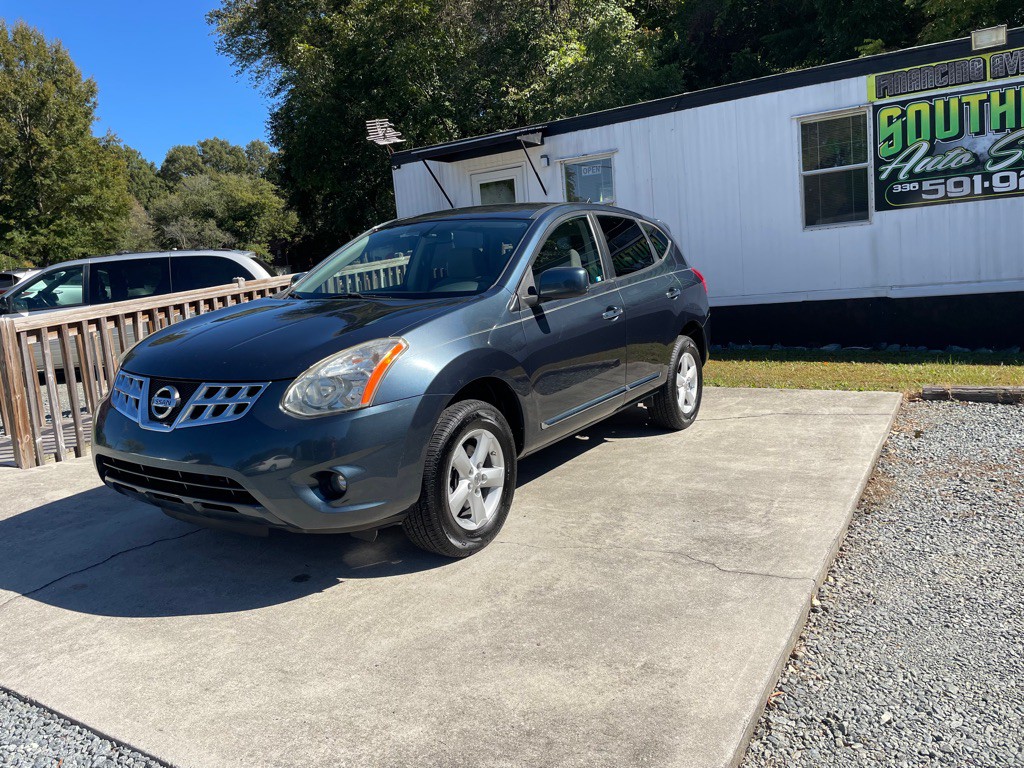 2013 Nissan Rogue Image 2