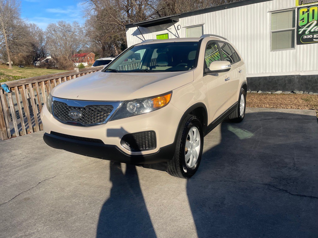 2011 Kia Sorento Image 2
