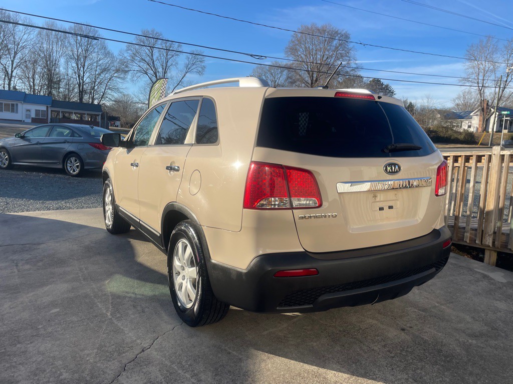 2011 Kia Sorento Image 3