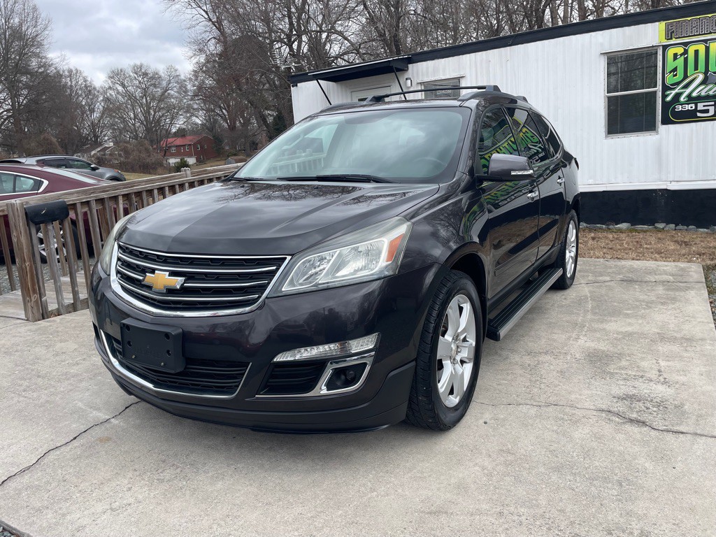 2017 Chevrolet Traverse Image 2