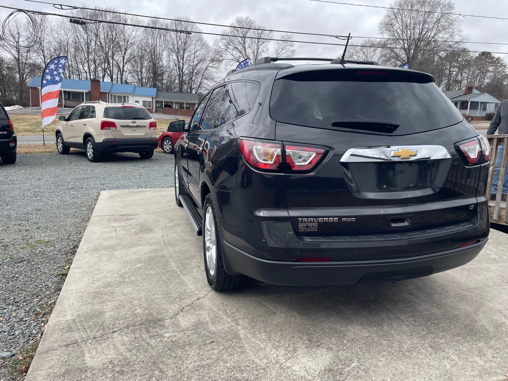 2017 Chevrolet Traverse Image 3