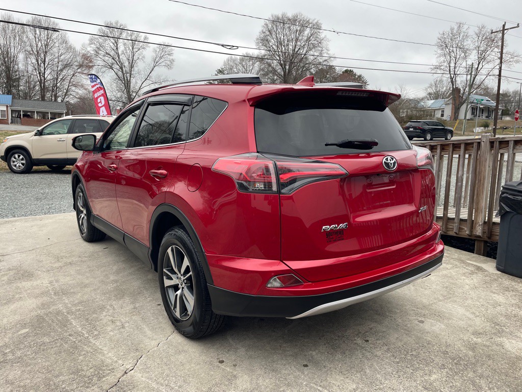 2017 Toyota Rav4 Image 3