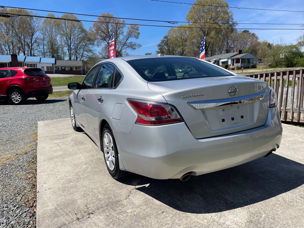 2015 Nissan Altima Image 3