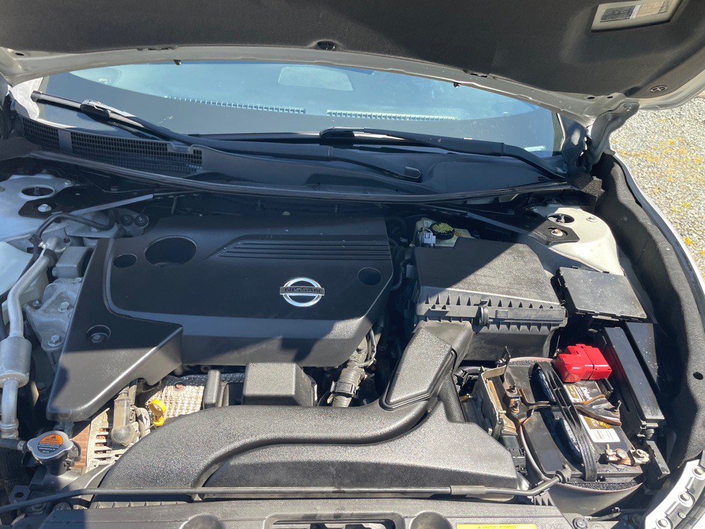 2015 Nissan Altima Image 8