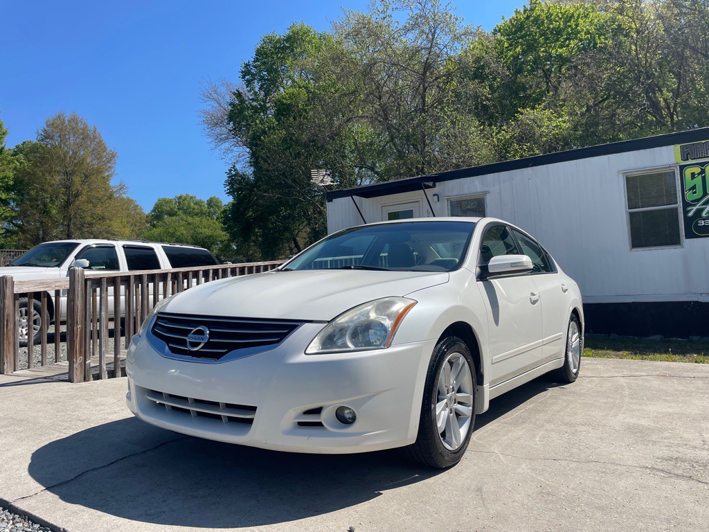2010 Nissan Altima Image 2