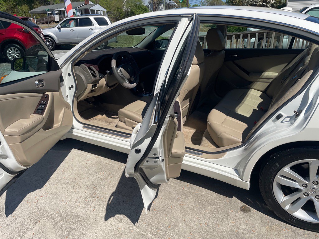 2010 Nissan Altima Image 5
