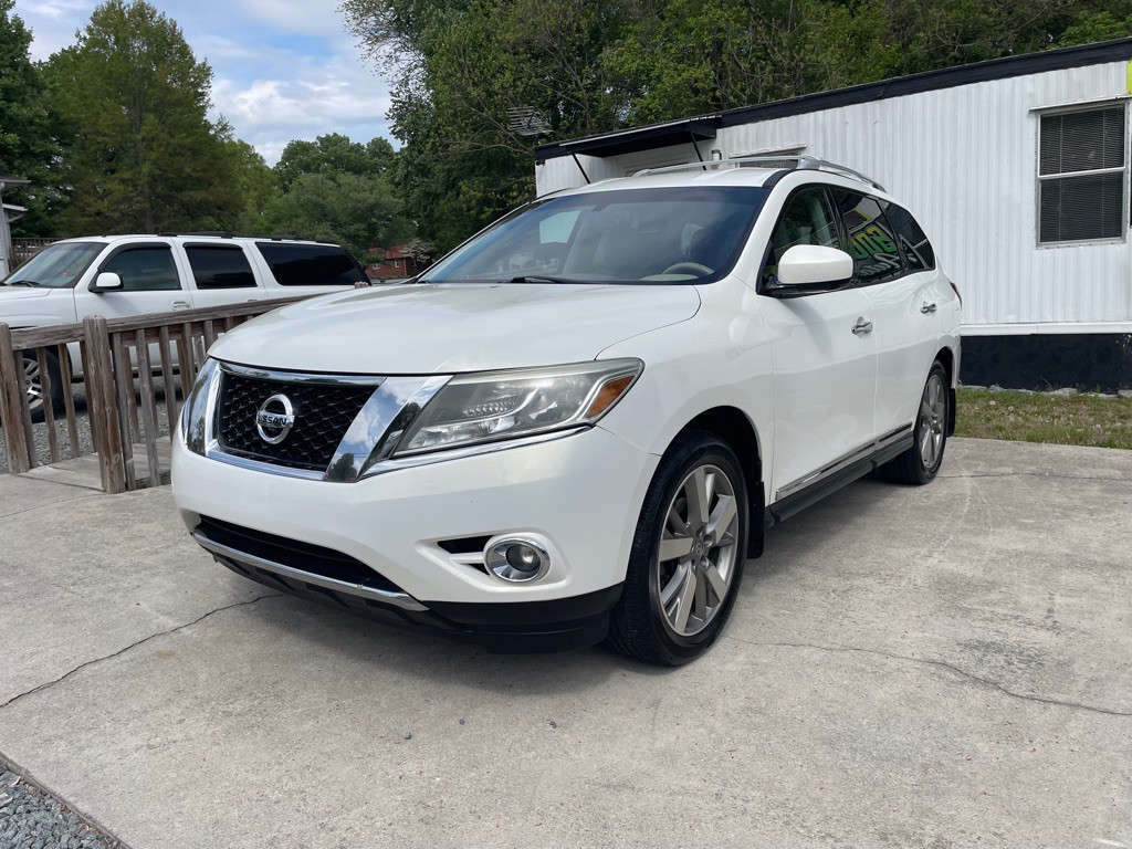 2014 Nissan Pathfinder Image 2