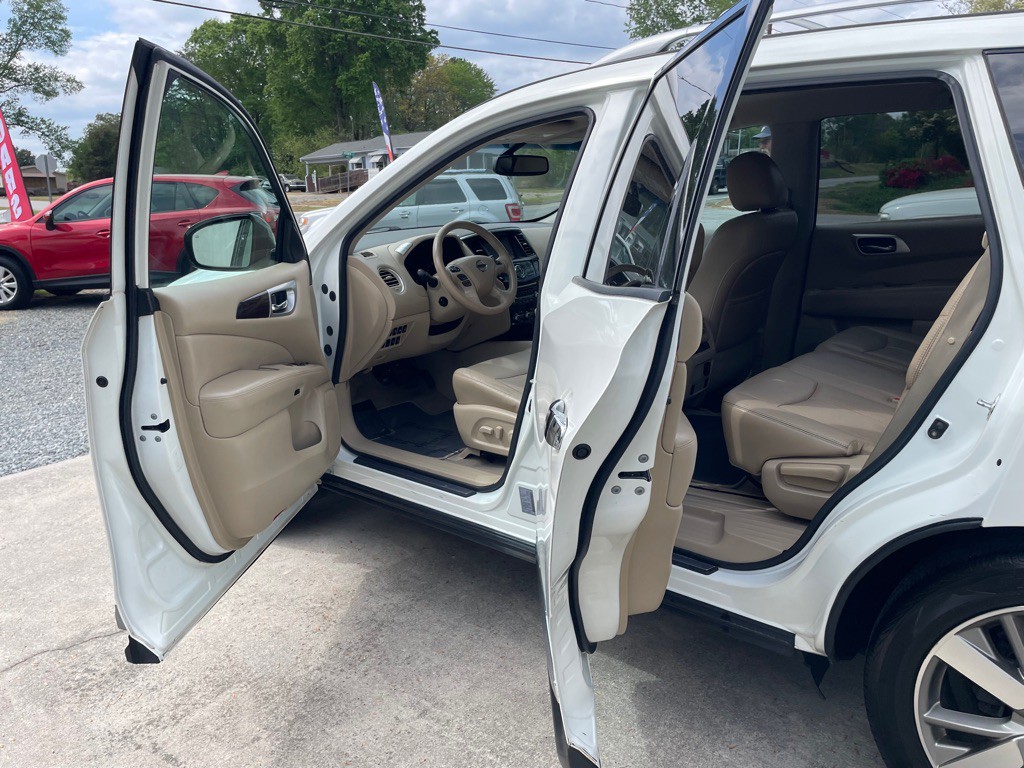 2014 Nissan Pathfinder Image 6
