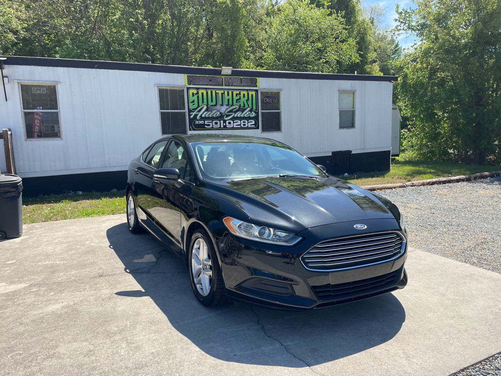 2015 Ford Fusion Image 1