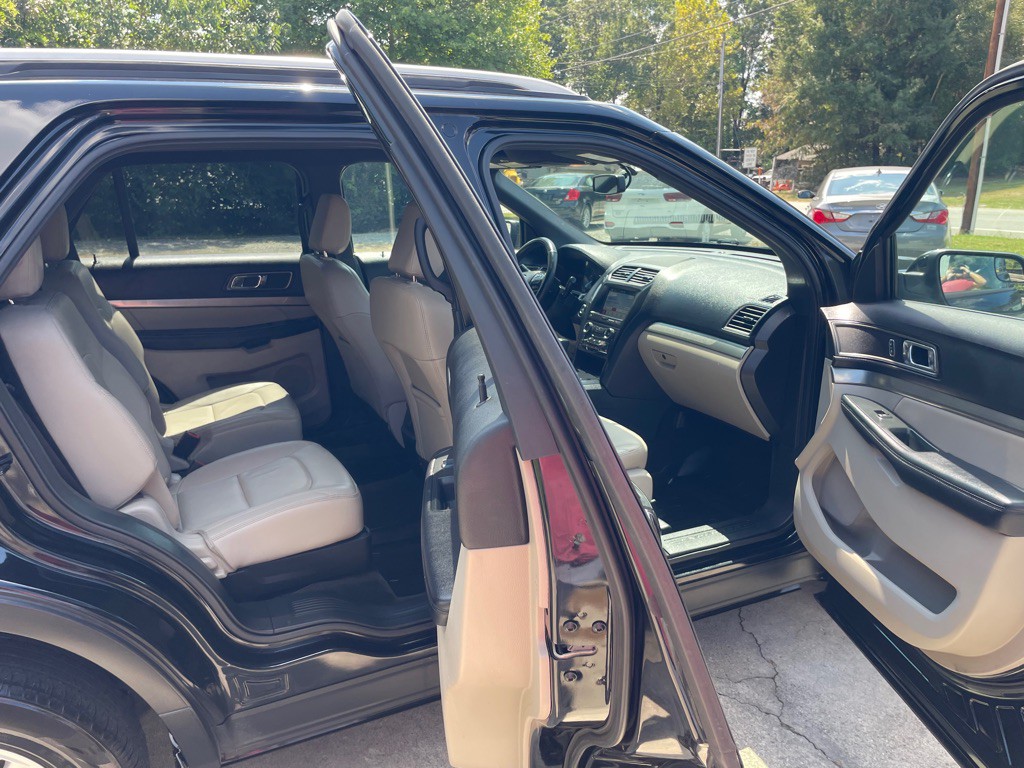 2018 Ford Explorer Image 8