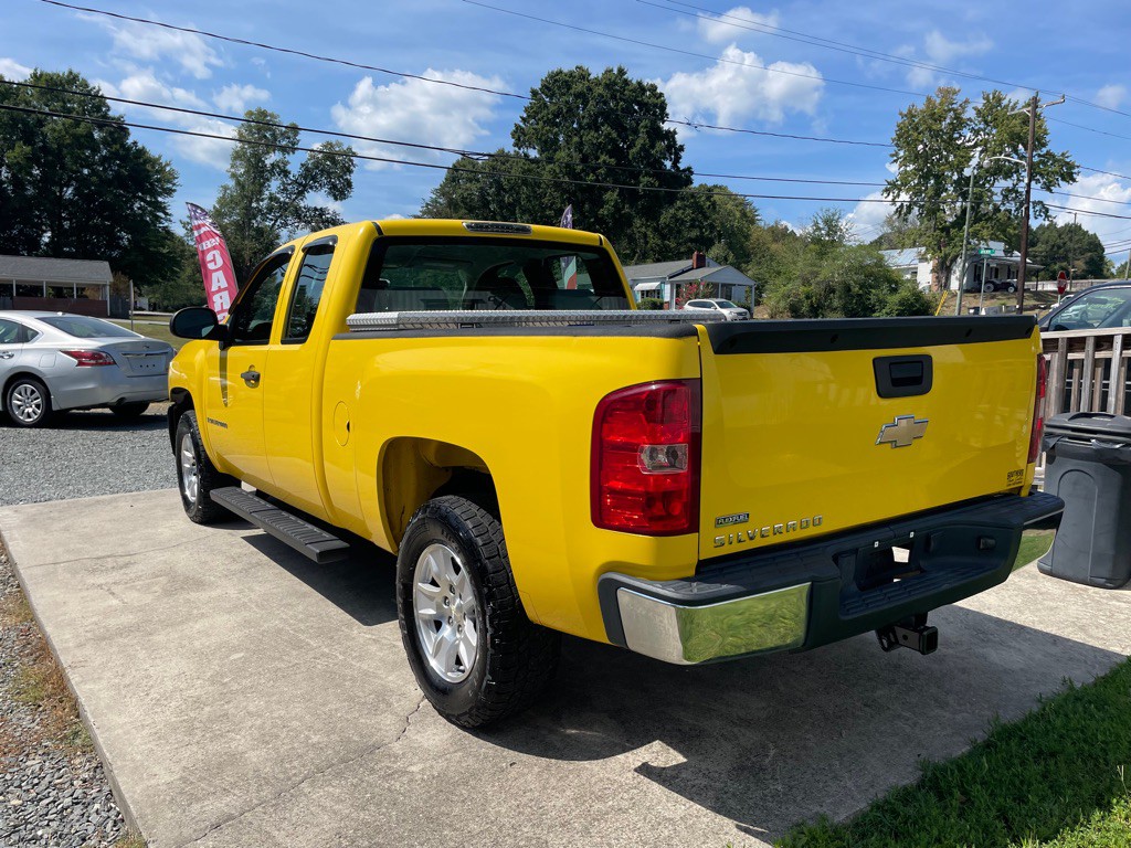 2008 Chevrolet Silverado 1500 Image 3