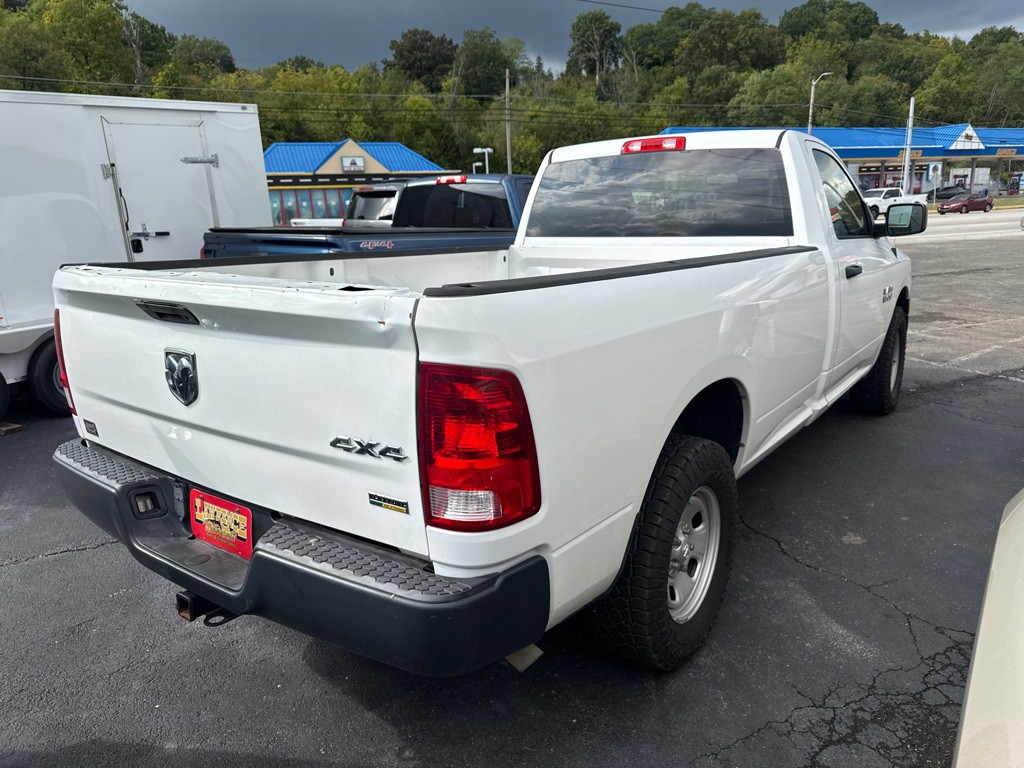 2016 RAM 1500 Image 3