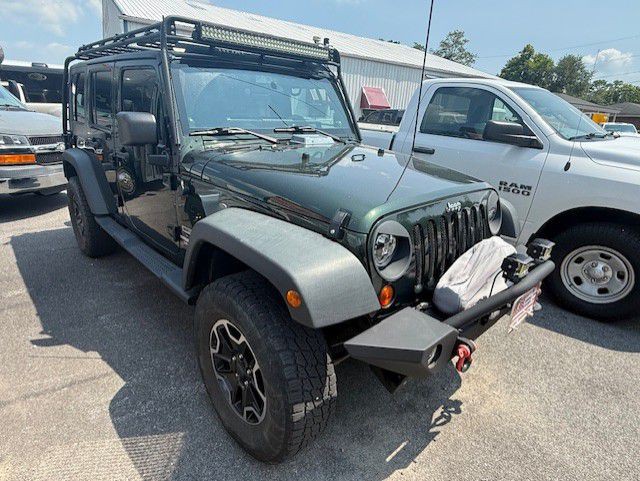 2010 Jeep Wrangler Unlimited Image 2