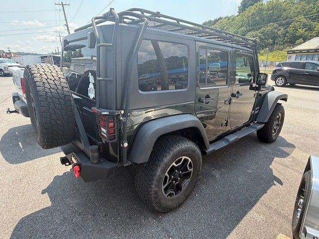 2010 Jeep Wrangler Unlimited Image 3