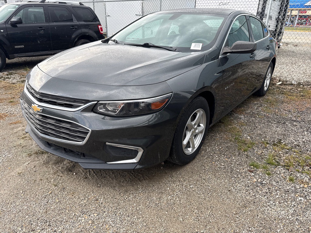 2017 Chevrolet Malibu Image 1