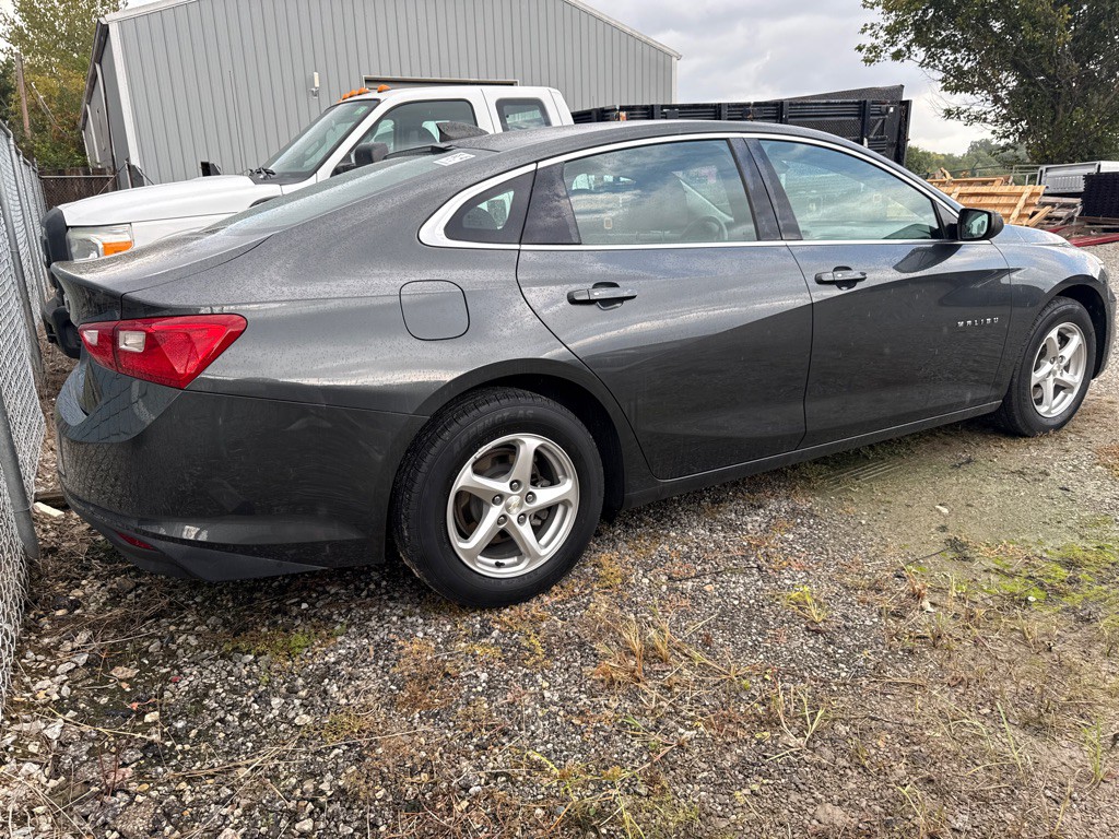 2017 Chevrolet Malibu Image 3
