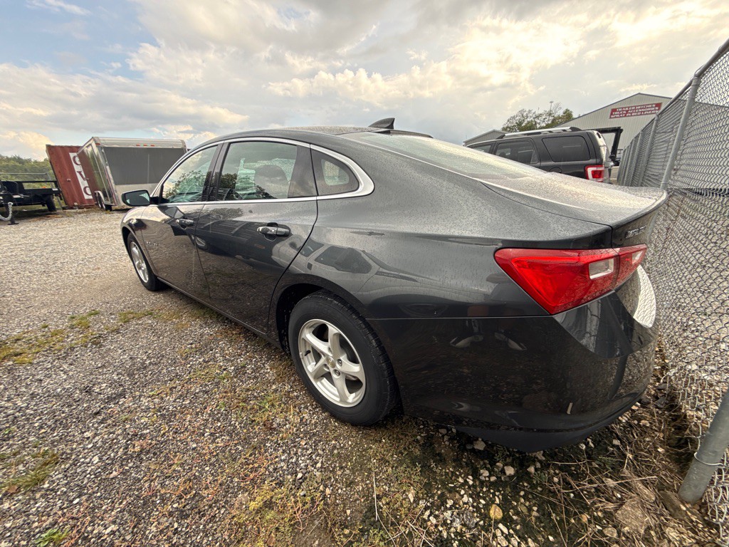 2017 Chevrolet Malibu Image 4