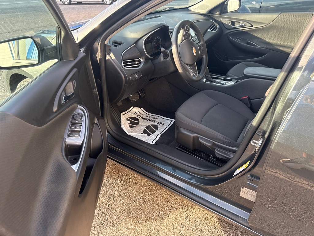 2017 Chevrolet Malibu Image 11