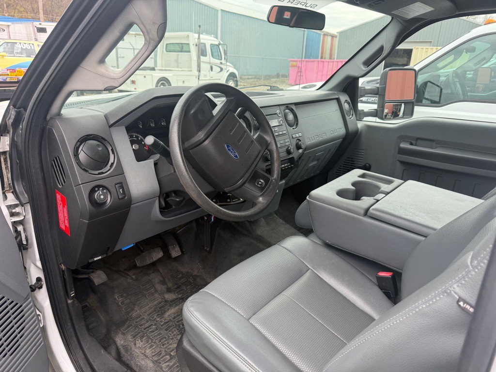 2014 Ford F-350 Image 2