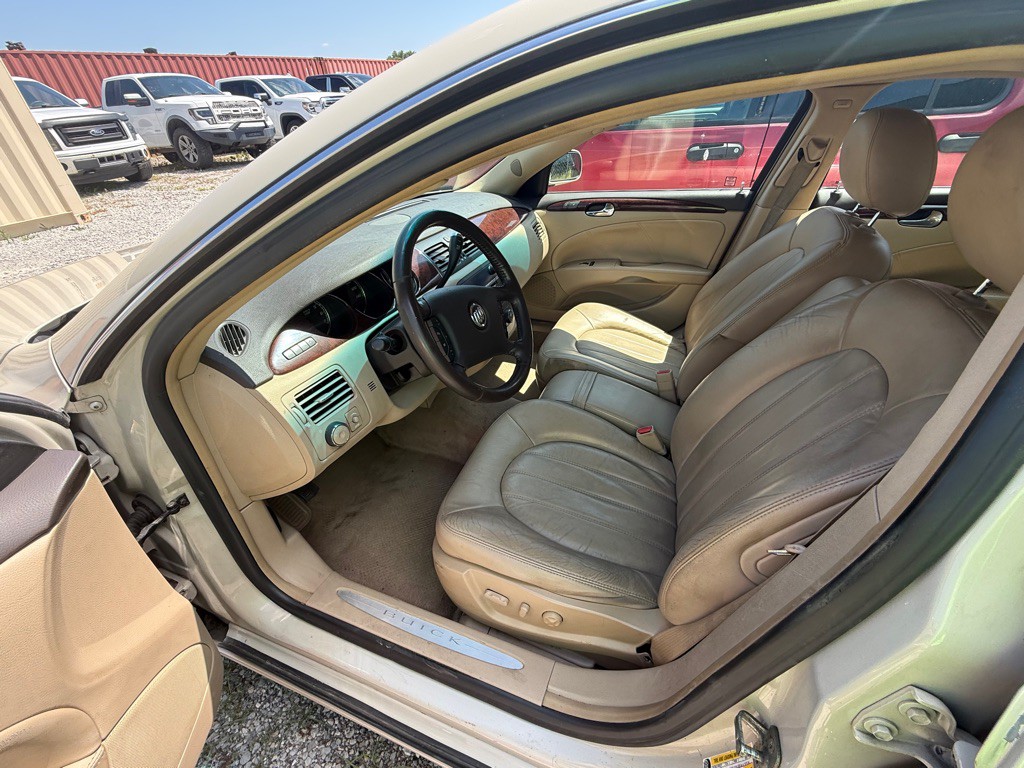 2011 Buick Lucerne Image 4