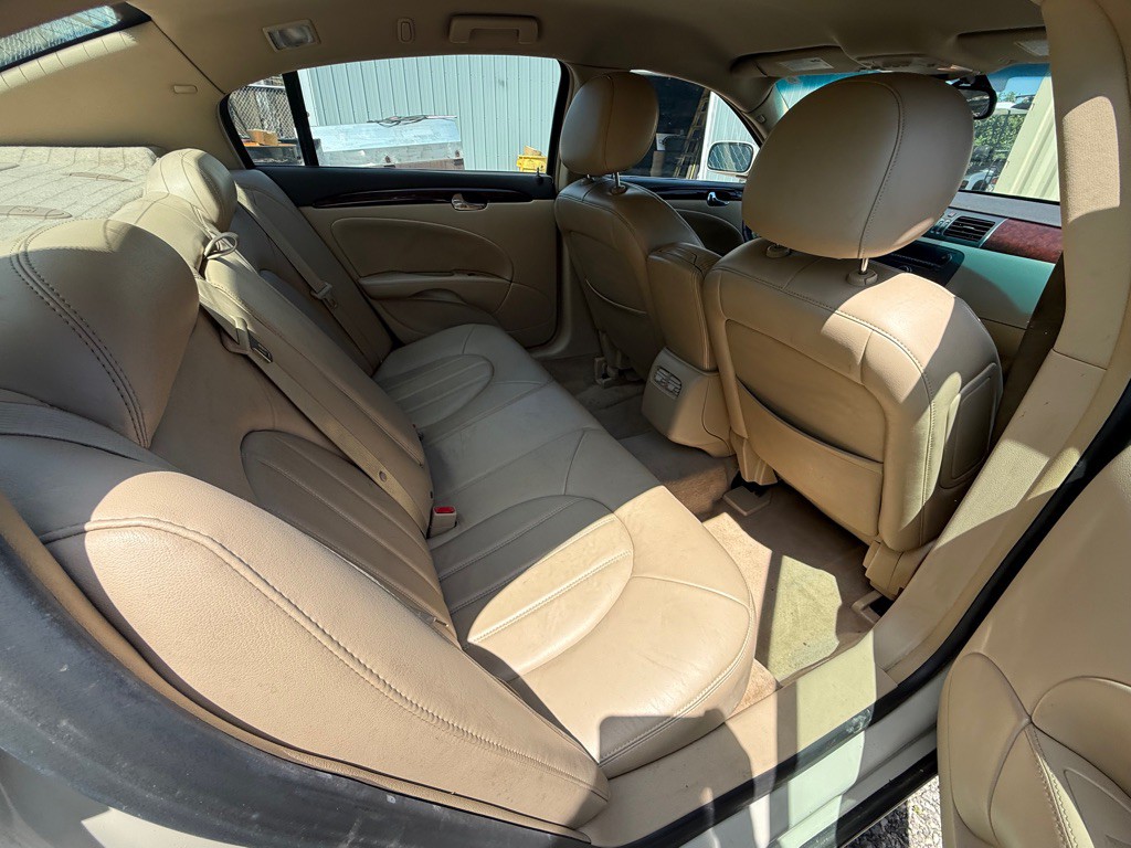 2011 Buick Lucerne Image 9