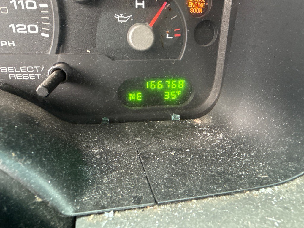 2004 Ford Explorer Image 6