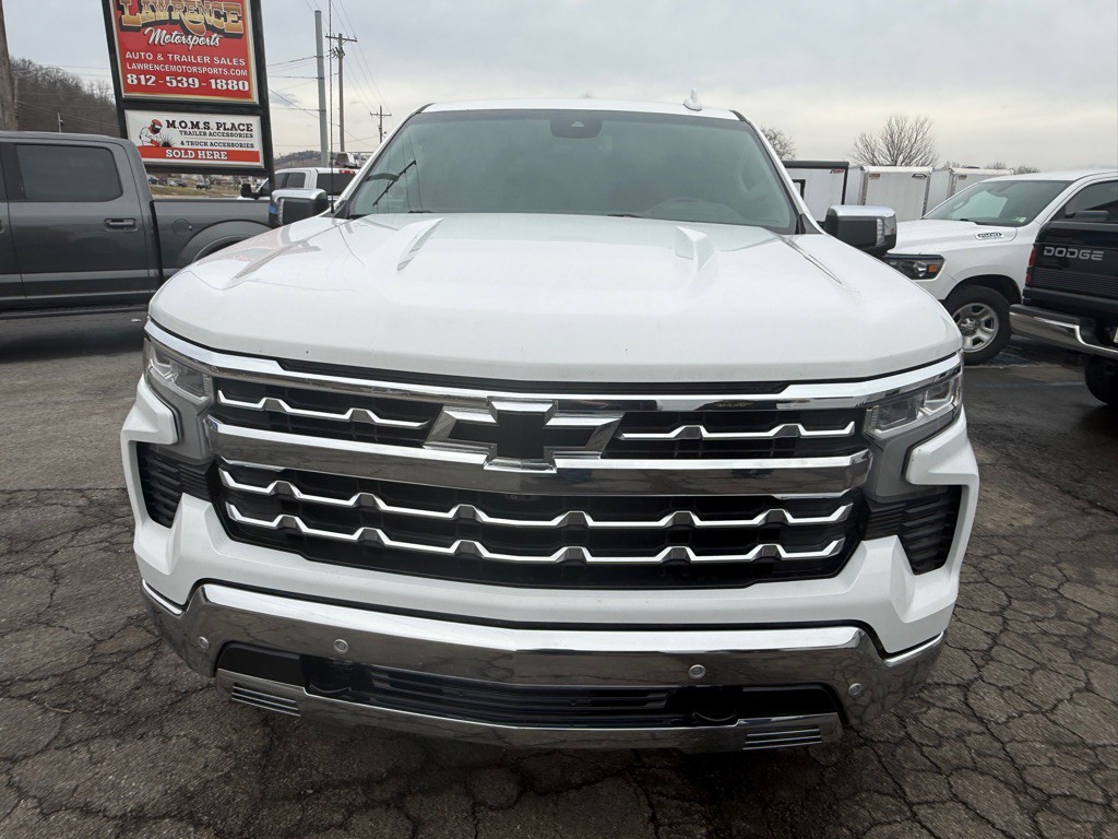 2023 Chevrolet Silverado 1500 Image 2