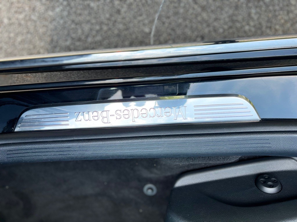 2015 Mercedes-Benz C-Class Image 2
