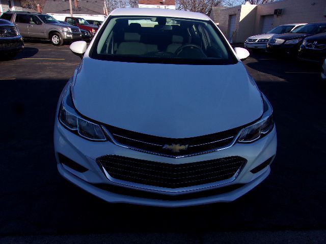2017 Chevrolet Cruze Image 4