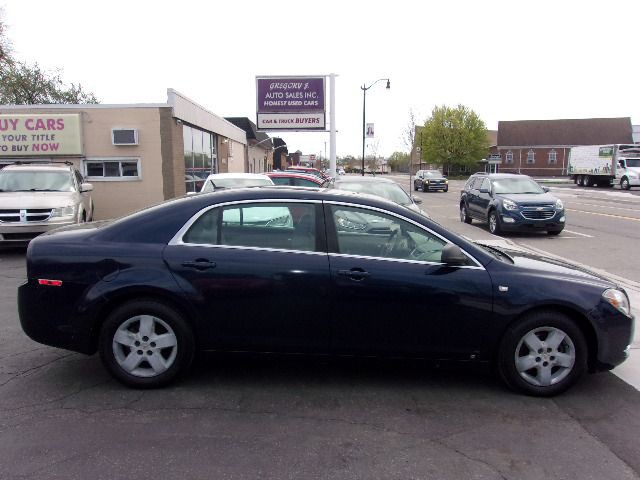 2008 Chevrolet Malibu Image 2