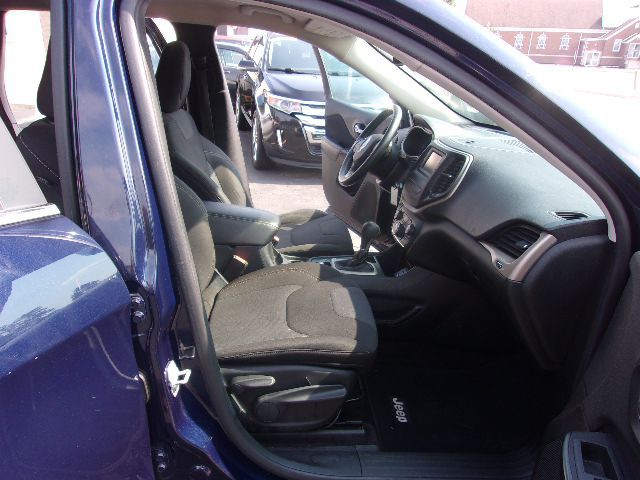 2015 Jeep Cherokee Image 11