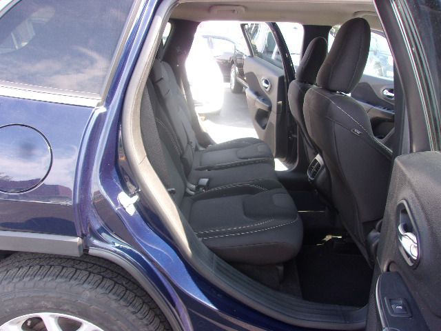 2015 Jeep Cherokee Image 12