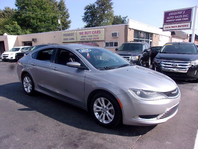 2015 Chrysler 200 Image 1