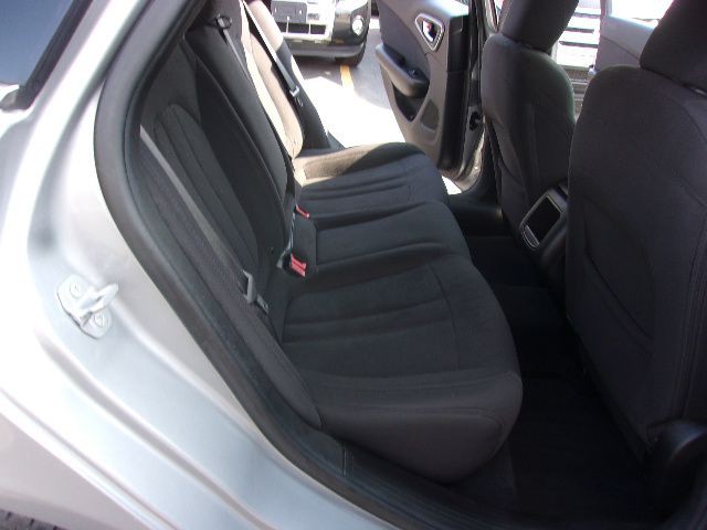 2015 Chrysler 200 Image 13