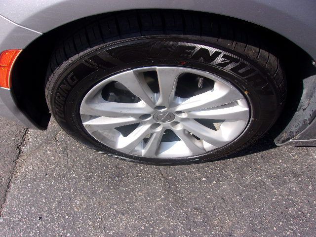 2015 Chrysler 200 Image 17