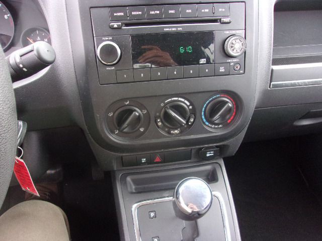 2009 Jeep Compass Image 15