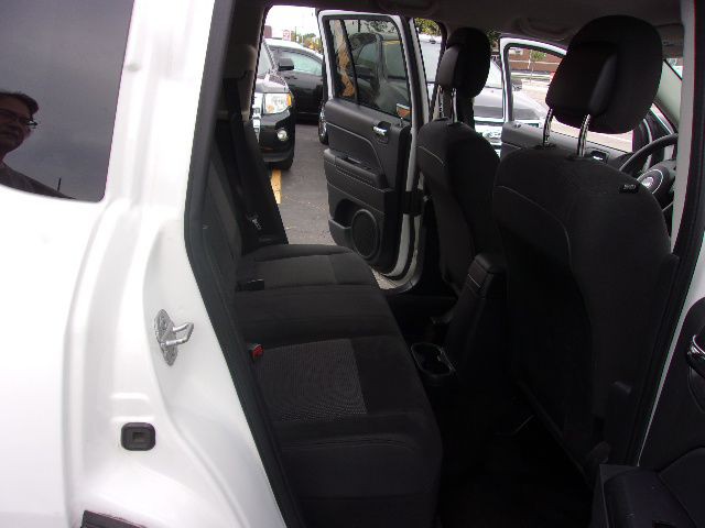 2013 Jeep Compass Image 12