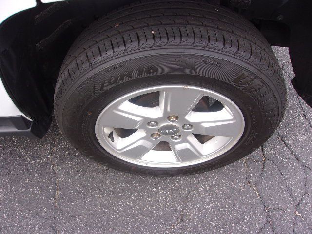 2013 Jeep Compass Image 17