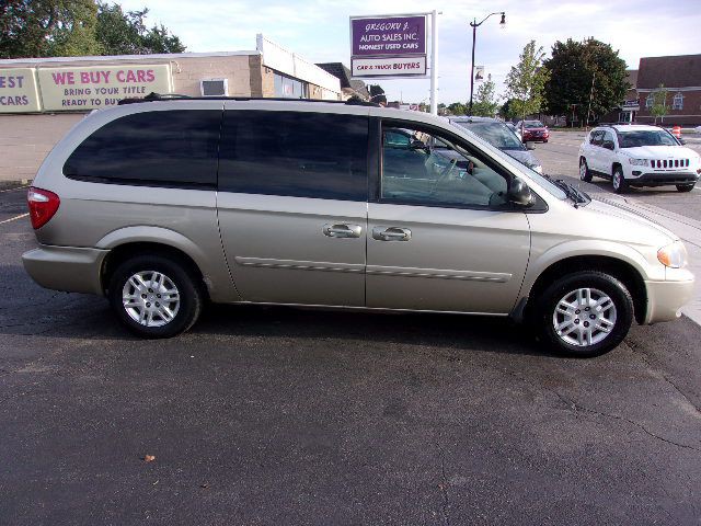2005 Dodge Grand Caravan Image 2