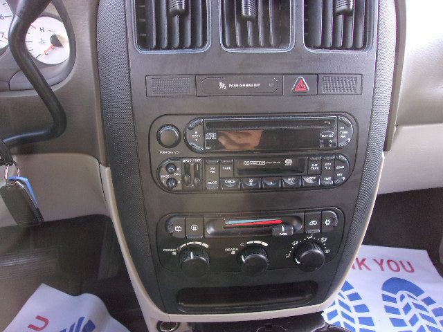 2005 Dodge Grand Caravan Image 17